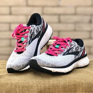 Brooks Ghost 11 Women's Running Shoes Size 8 White Black Pink